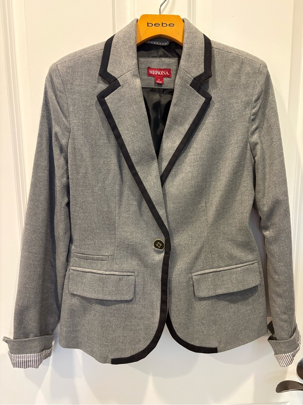 Women’s SZ 4 Merona Gray Preppy Equestrian-Style Gray Blazer with Black Trim